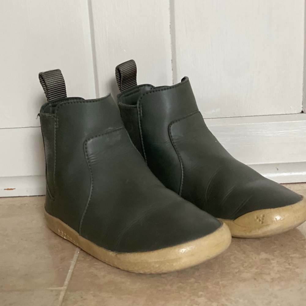Little kid Vivobarefoot boots